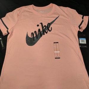 Nike Tee in peach